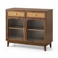 Walnuss Sideboard mit Glas- und Rattan-Details